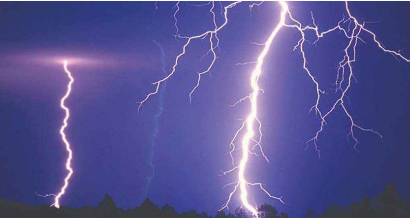 চাঁপাইনবাবগঞ্জে বজ্রপাতে ৩ নারীসহ ৫ জনের মৃত্যু