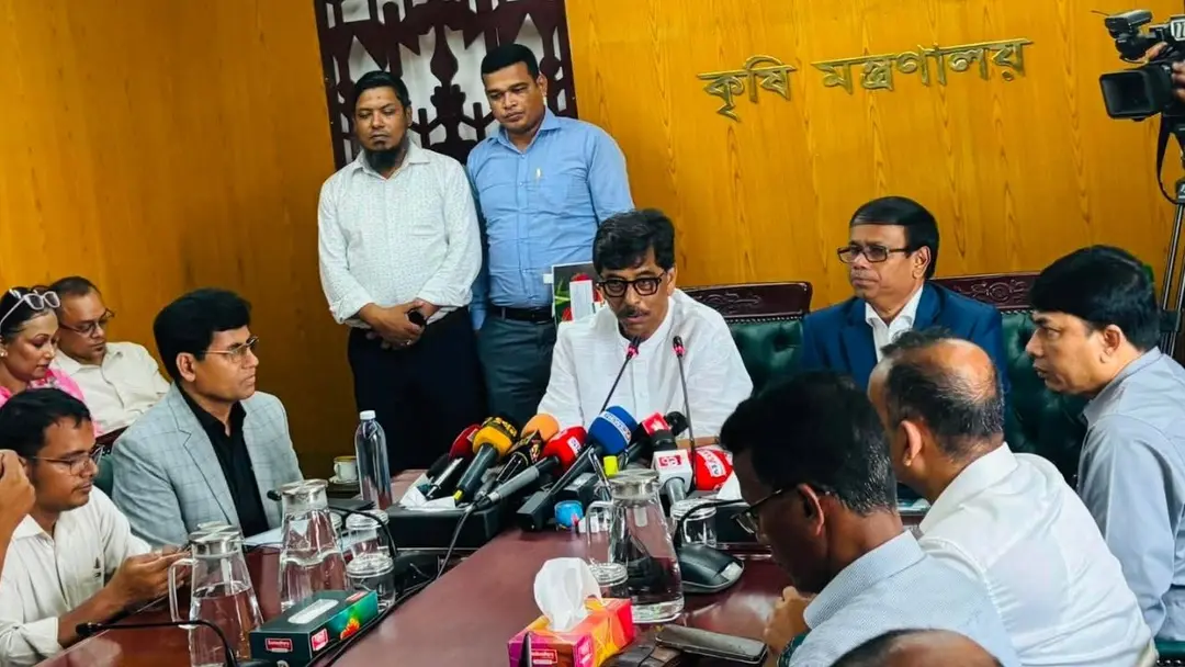 ‘কৃষকেরও পেট আছে, সংসার আছে’: কৃষিমন্ত্রী